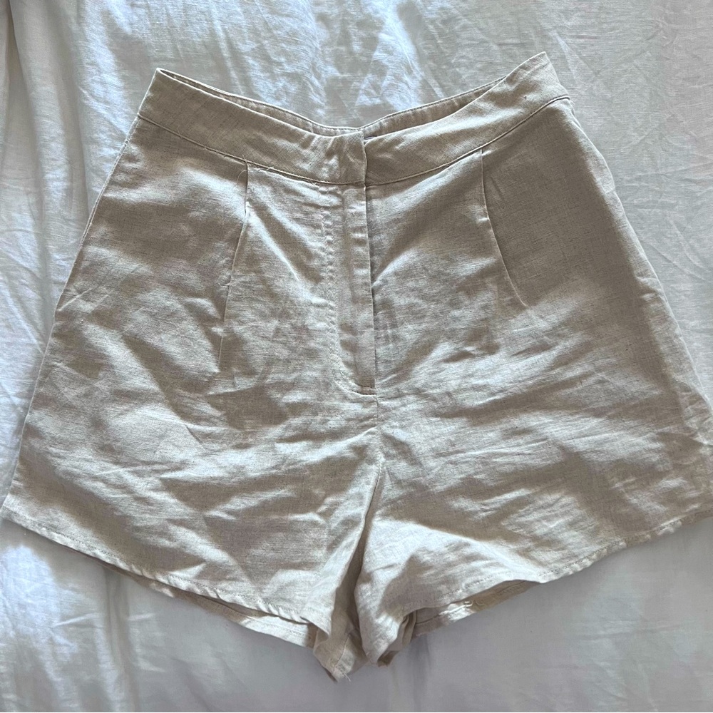 Charlie Holiday - Linen Shorts in Oatmeal